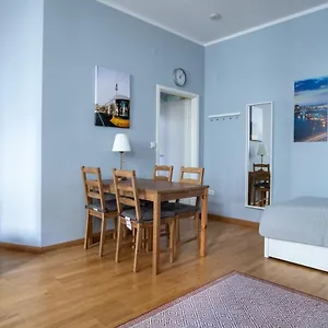 https://apt-alt-berliner-eckkneipe-feuchte-ecke.find-berlin-hotels.com